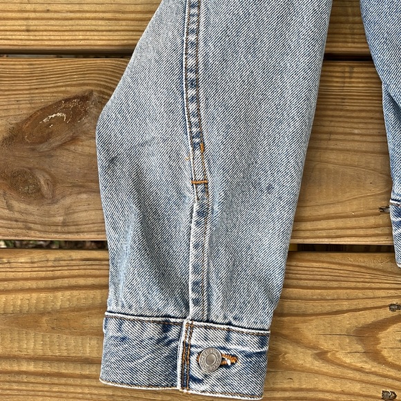 Vintage Levi’s Women’s 4 Pockets Faded Trucker Jean Jacket - Picture 8 of 15